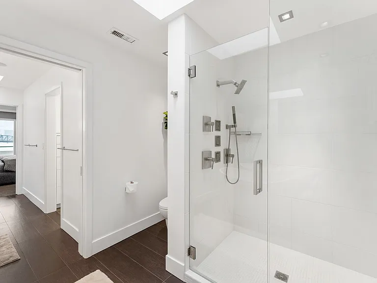305 SW Montgomery St — Photo 38
