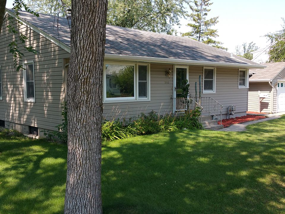 1st image of 945 33rd Ave N