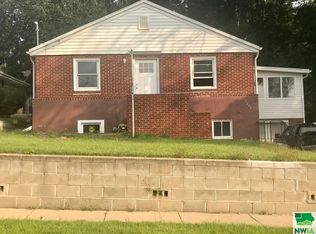 3203 41st St, Sioux City, IA 51108