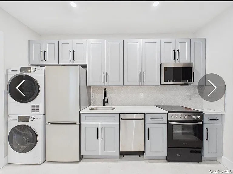 315 West Broadway — Photo 19