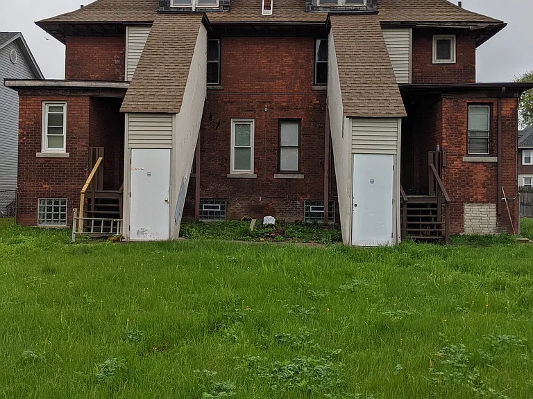668 Pingree St — Photo 3