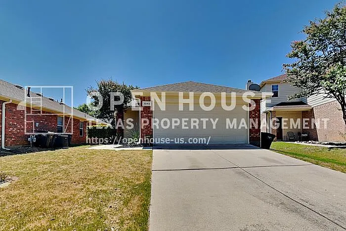 3 bed, 2.0 bath, 1414 sqft, $2,100 — Photo 1