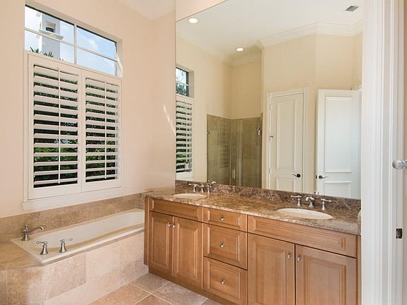 5th image of 1604 Weybridge Cir