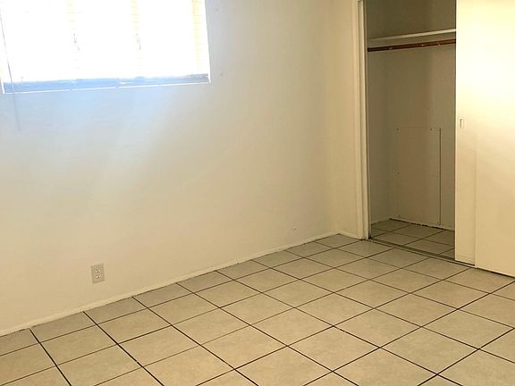 5th image of 1324 W Thurber Pl