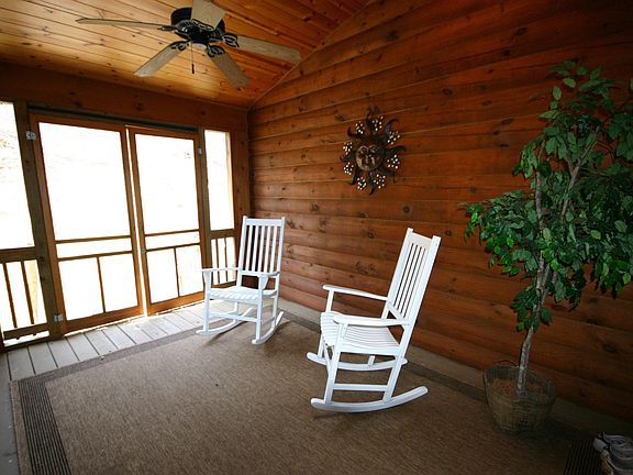 Screened in Porch