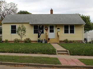 1112 12th St NW, Minot, ND 58703