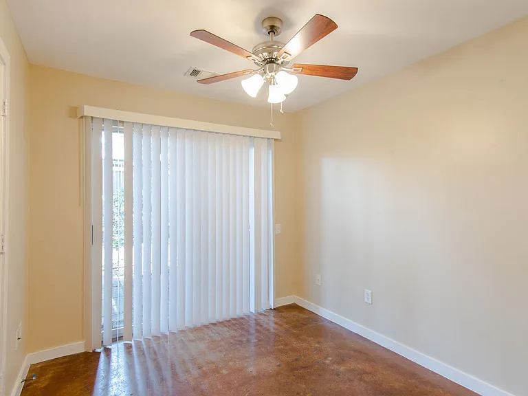 2724 Shelby Ave — Photo 7