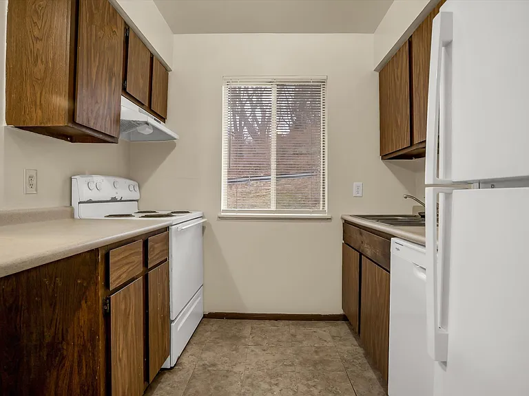 Beaver Creek Village Apartments — Photo 31