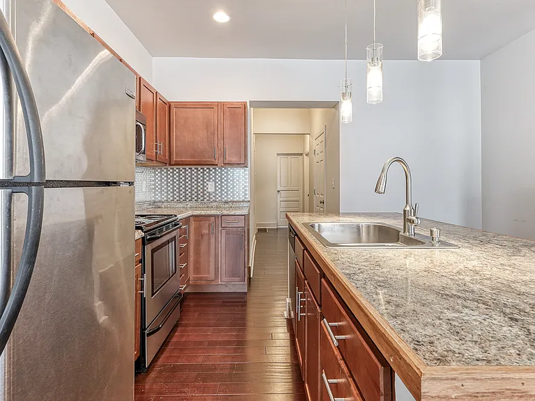 2352 Kemper Ln — Photo 12
