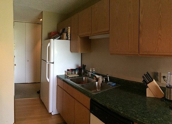 5th image of 5601 Lakeside Dr APT 3A