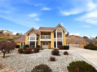 17850 Portside Ln, Victorville, CA 92395