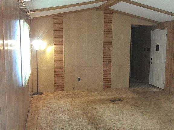 5th image of 7 Tammy Ln