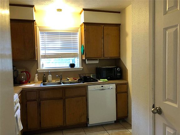 5th image of 3205 Coastal Dr