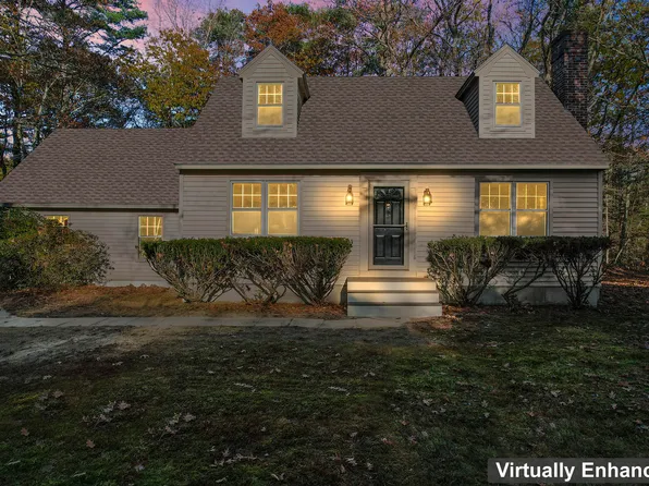 27 Merrymeeting Drive, Topsham, ME 04086