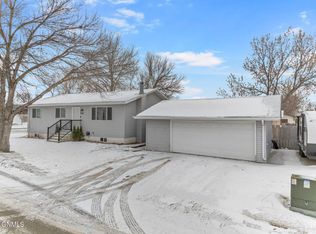 710 22nd St E, Williston, ND 58801