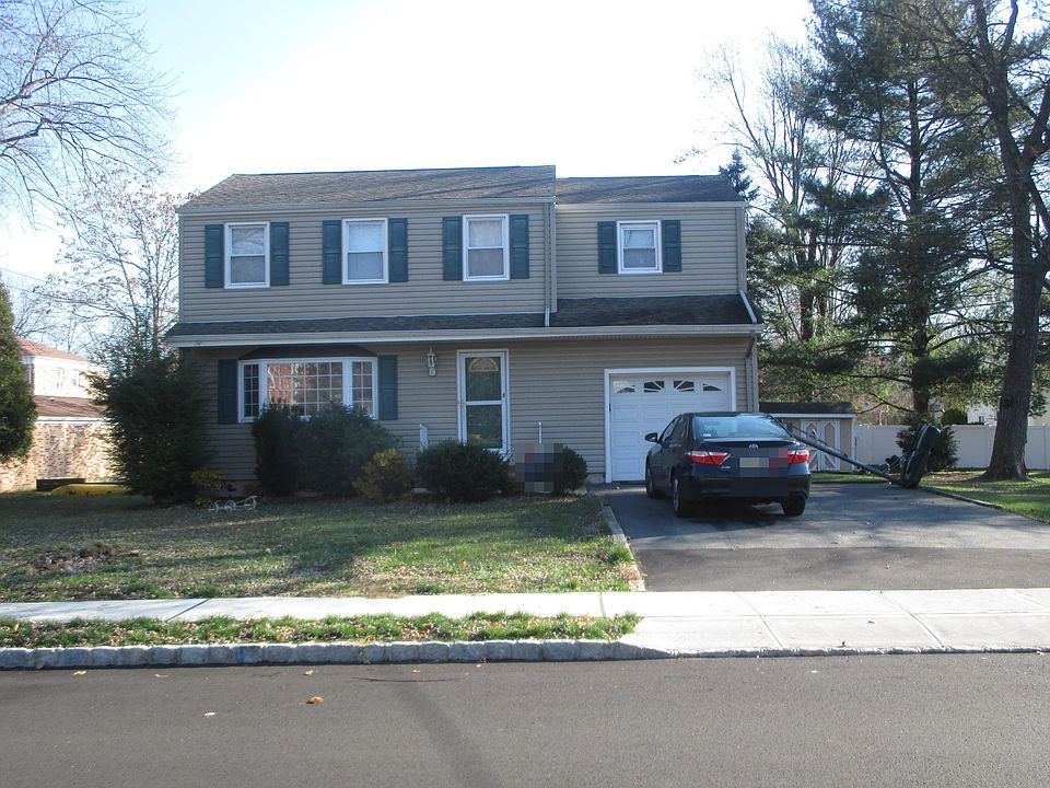 1st image of 8 Francine Ave