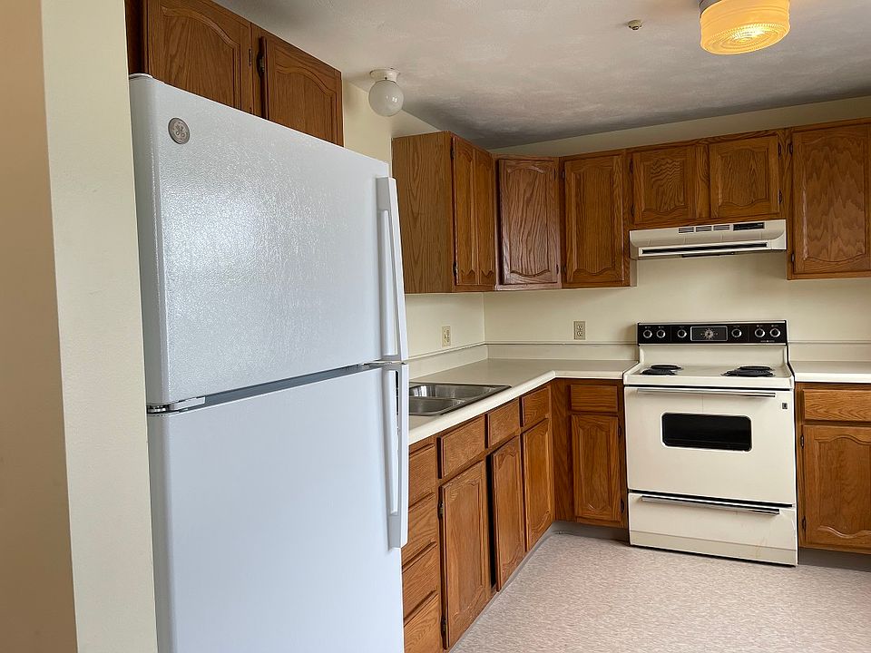 50 Mowry Ave East Providence RI Zillow