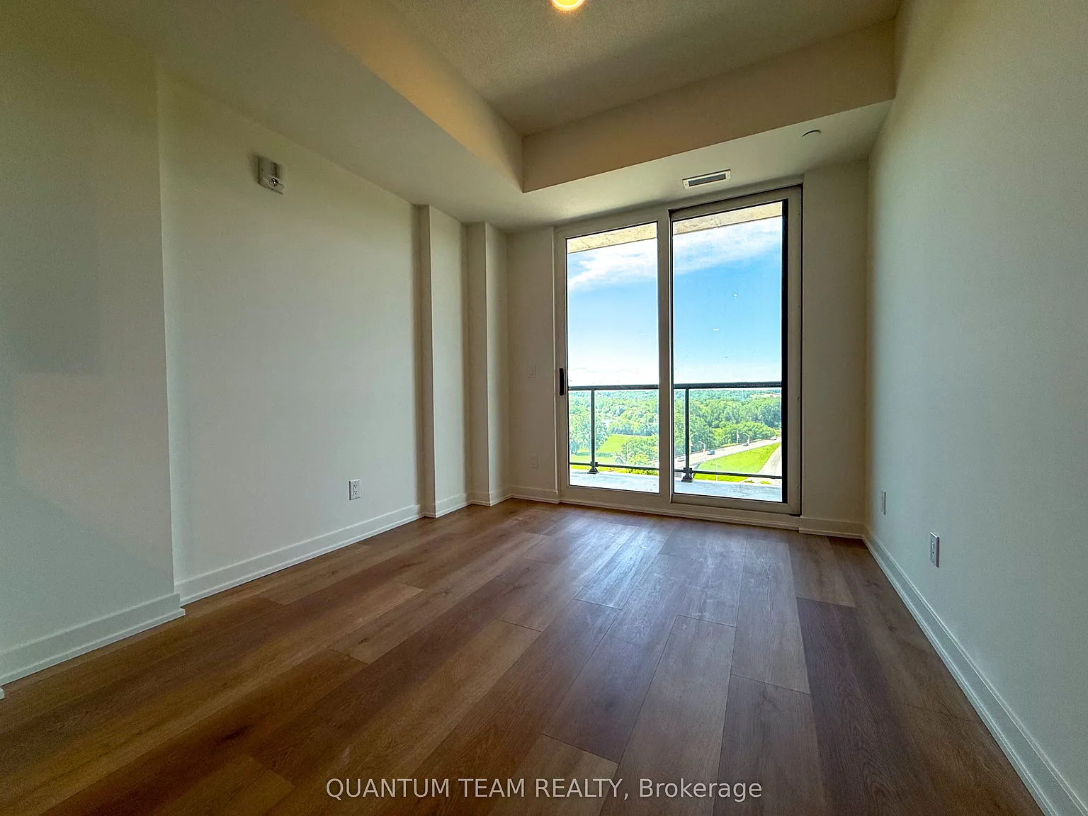 2 bed, $1,400 — Photo 3