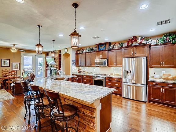 3rd image of 1093 Aubrey Springs Ave