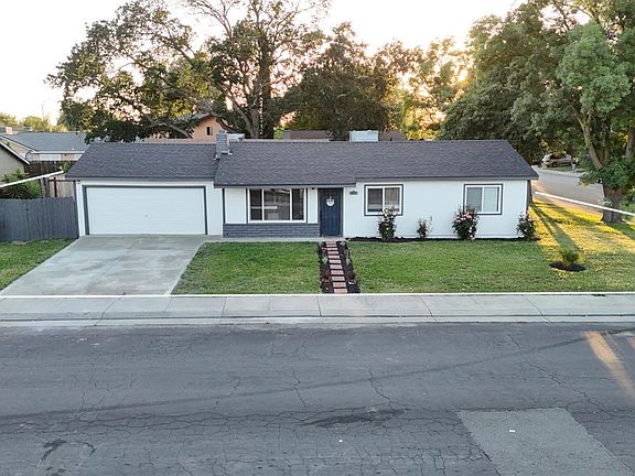 4th image of 8437 Cherbourg Way