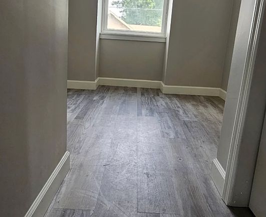 5th image of 703 W Adams St APT 6