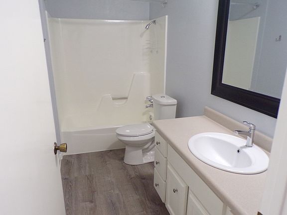 4th image of 2307 Lillie Ln