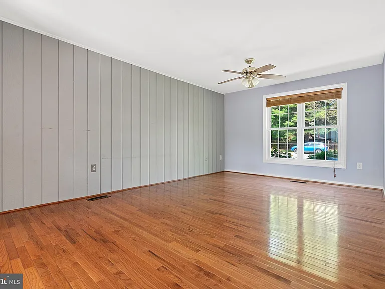 13604 Wisteria Dr — Photo 4