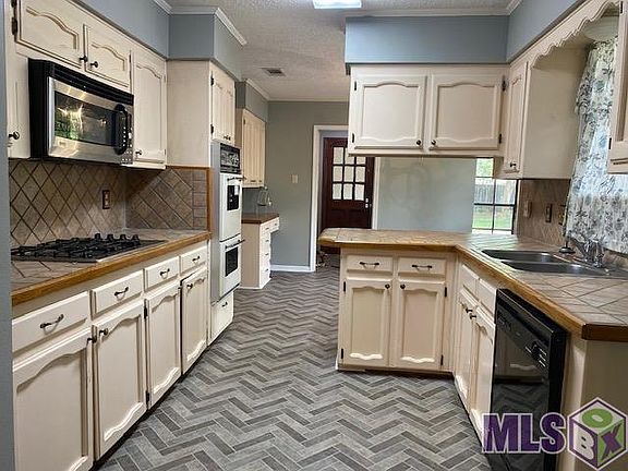 4th image of 13704 House Of Lancaster Dr