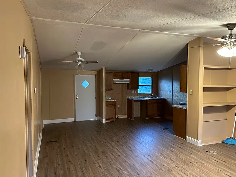 104 Kailyn Ln — Photo 5
