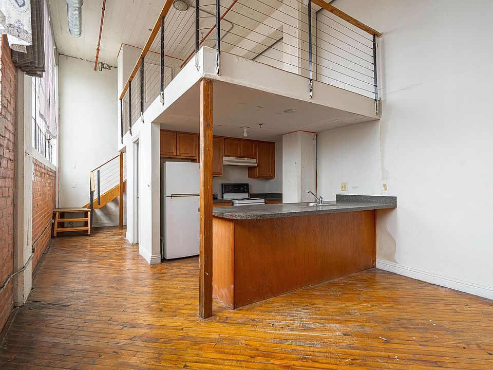 1st image of 727 E Grand Blvd #151