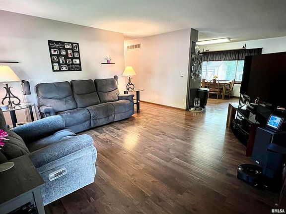 3rd image of 3704 N Linwood Ave
