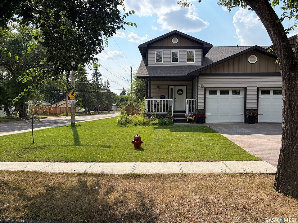 1st image of 715 Centre Street