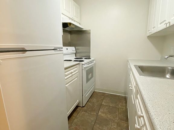 5th image of 230 E 9th St #3A