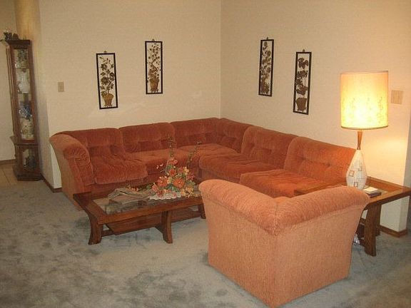 3rd image of 235 Rebecca Dr