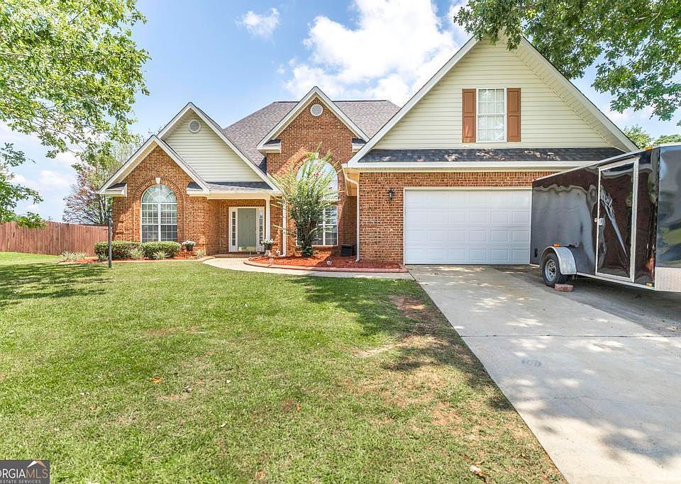 1st image of 112 Finch Dr