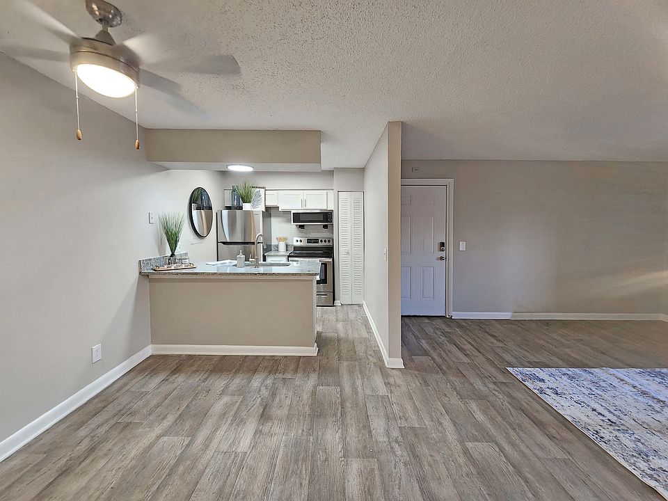 Spacious Dining Room