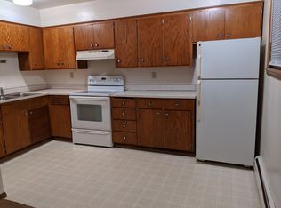 920 18 1/2 St S #1, Moorhead, MN 56560