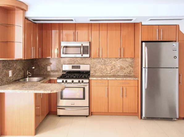 3099 Brighton 1st Place image 5 of 21