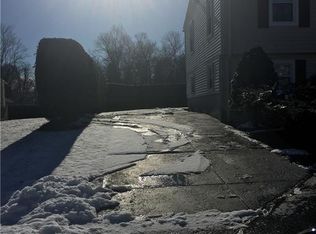 8 Katherine Dr, Johnston, RI 02919