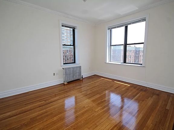 4th image of 313 Brightwater Ct APT 6D