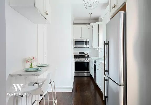 3rd image of 269 W 72nd St APT 6C