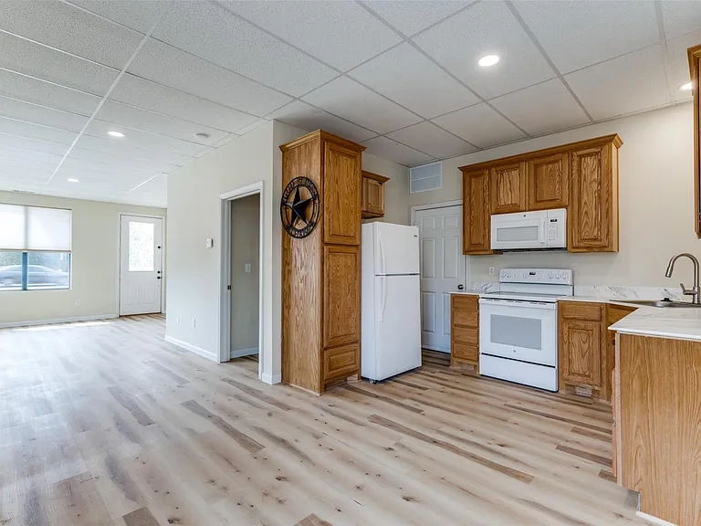 202 W Jefferson St #100 — Photo 6