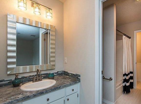 5th image of 1609 W Braker Ln #B