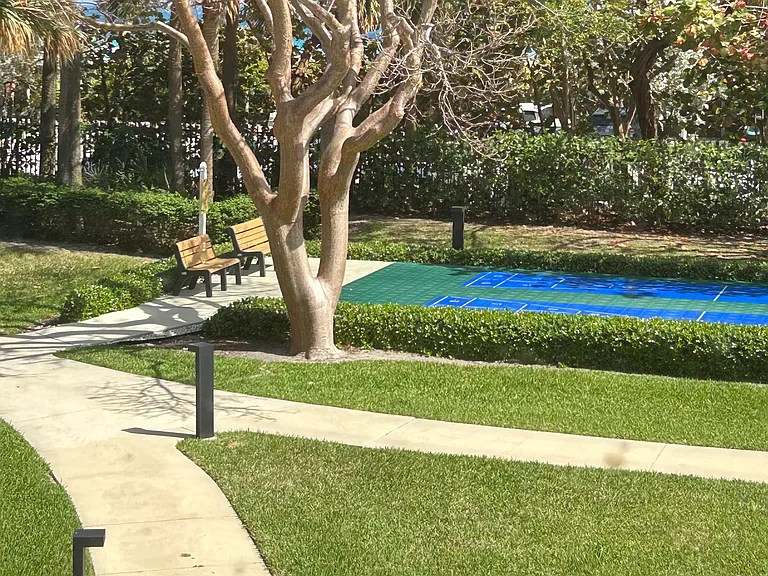 1201 S Ocean Dr — Photo 26
