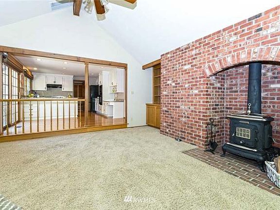 3rd image of 4239 201st Ave NE