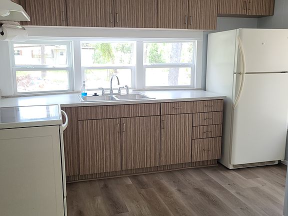 3rd image of 10839 Peter Ave