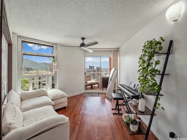 1031 Maunaihi Pl APT 801, Honolulu, HI 96822