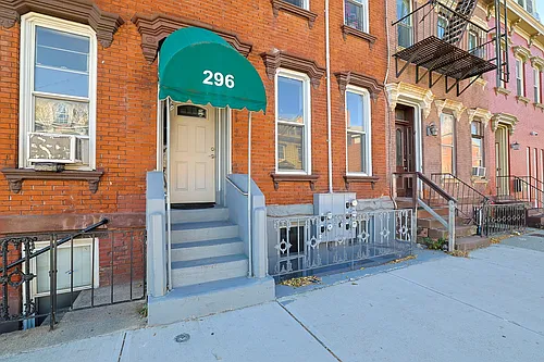 296 Mill St #3 Photo 1