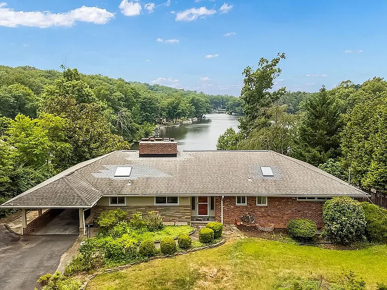 3612 Ridgeway Ter — Photo 3