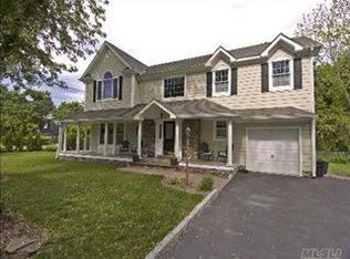 1 Astor Ave, Saint James, NY 11780